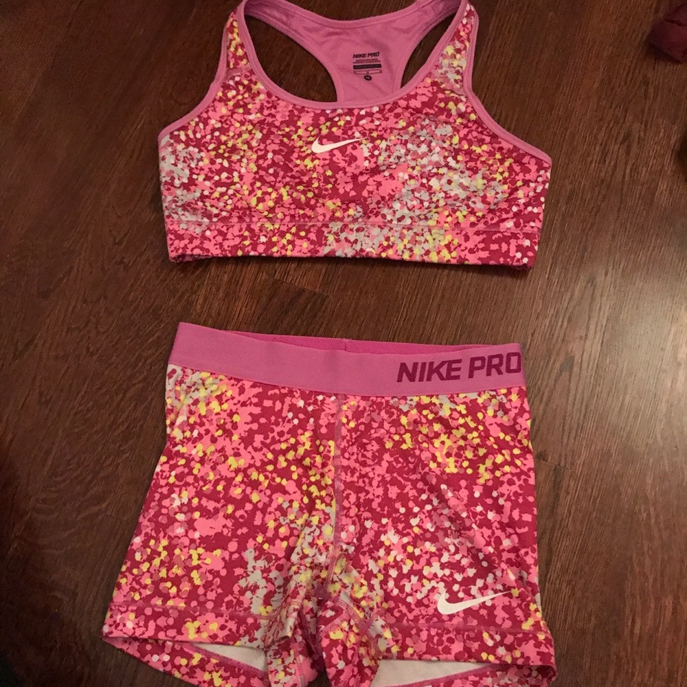 NIKE PRO SET